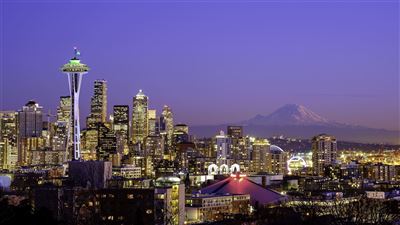 Space Needle & San Francisco bei Nacht